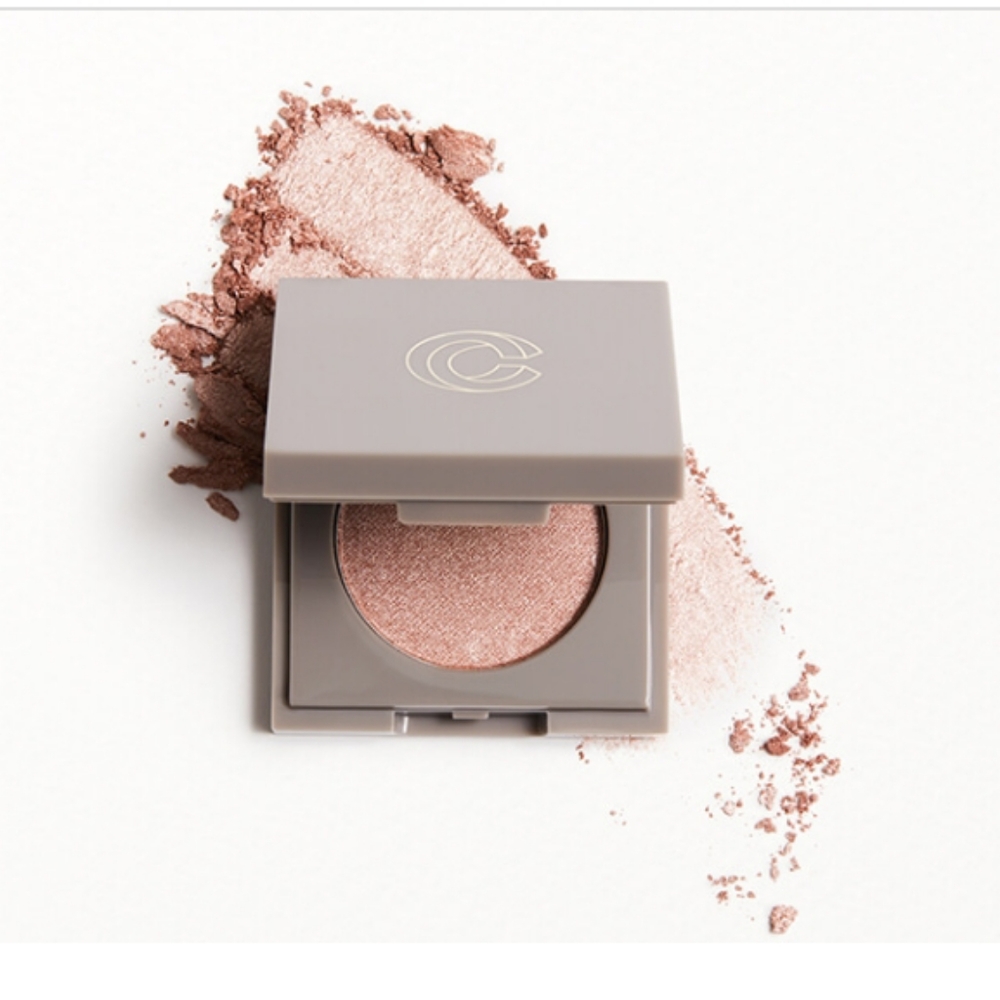 COMPLEX CULTURE

Full Time Eyeshadow in Champagne